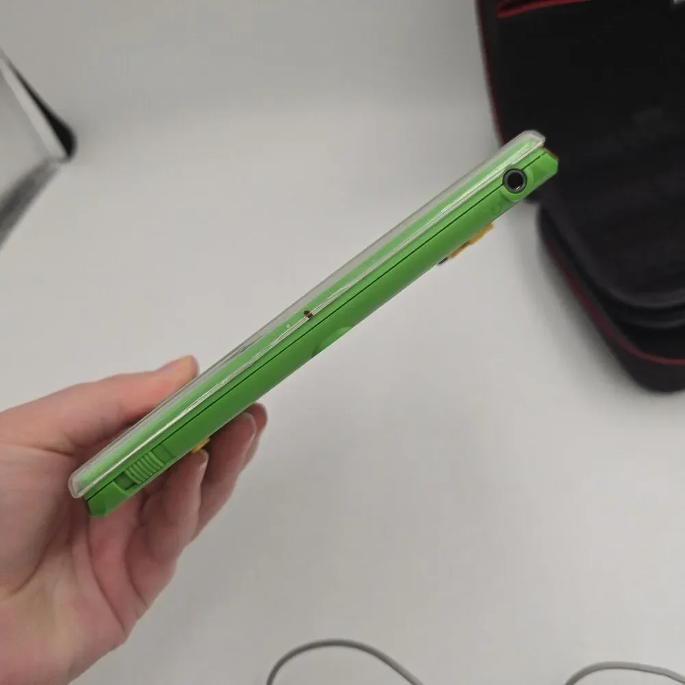 NINTENDO 2DS ZELDA EDITION GREEN PROTECTIVE CASE & TRAVEL CASE Tested No Stylus